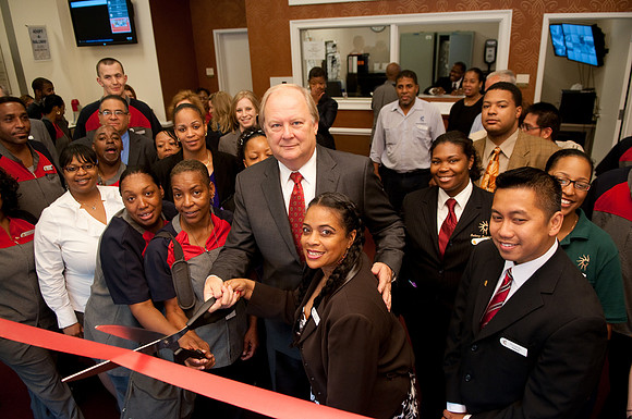 RibbonCutting-6662