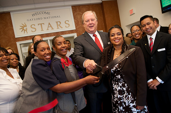 RibbonCutting-6669